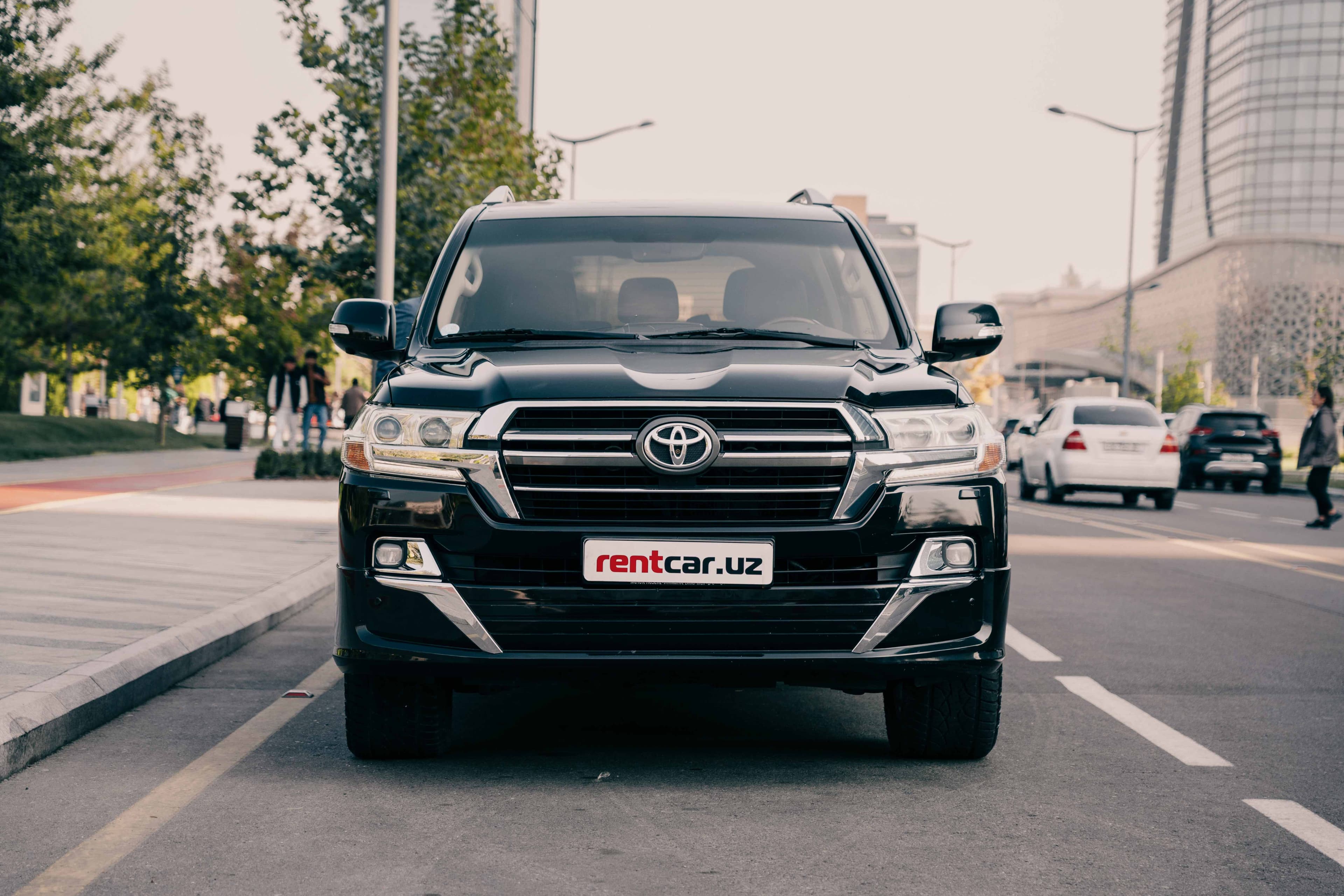 TOYOTA LAND CRUISER 200